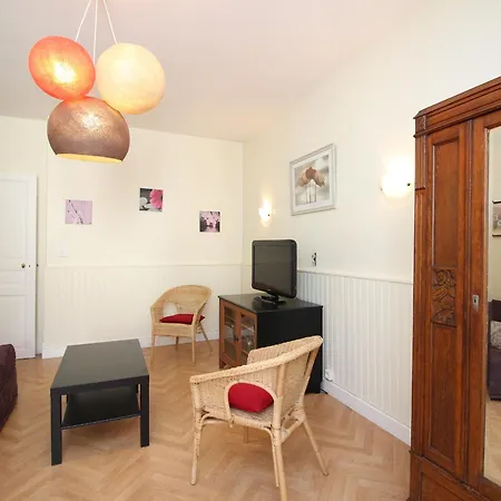 F2 Avec Terrasse Et Jardinet, Proche Centre Mont-dore - Fr-1-415-182 *