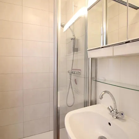 F2 Avec Terrasse Et Jardinet, Proche Centre Mont-dore - Fr-1-415-182 Le Mont-Dore