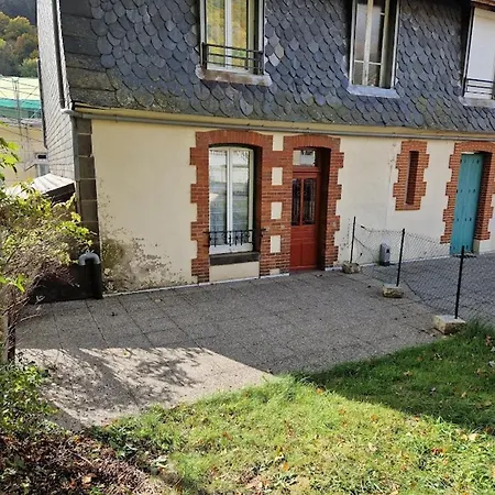 F2 Avec Terrasse Et Jardinet, Proche Centre Mont-dore - Fr-1-415-182 *